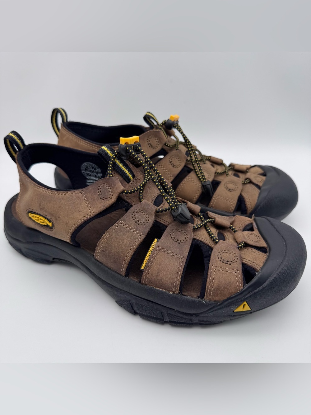 Keen Newport H2 Waterproof Bison Brown Leather Sport Hiking Sandals Men 9.5 US